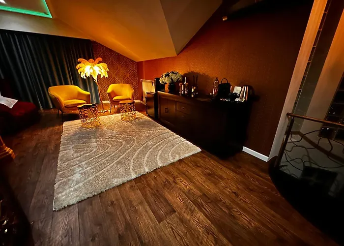 The Residence Central Jacuzzi Boutique (Adults Only)