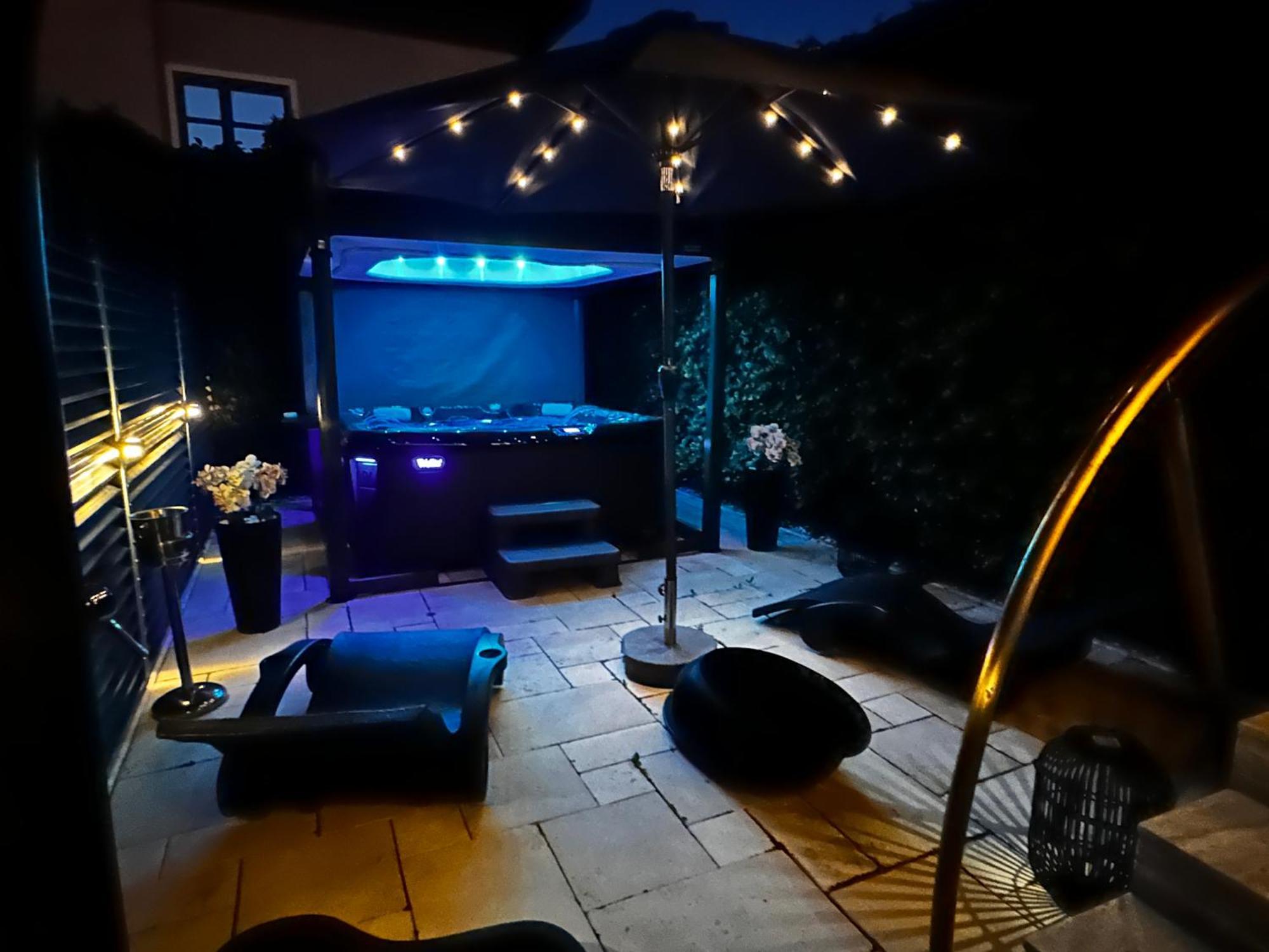 The Jacuzzi Boutique (adults Only)
